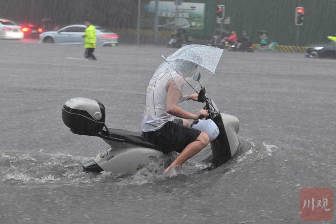 四川局地今天仍有大暴雨,涉及这几地→ 四川局地今天仍有大暴雨,涉及这几地→