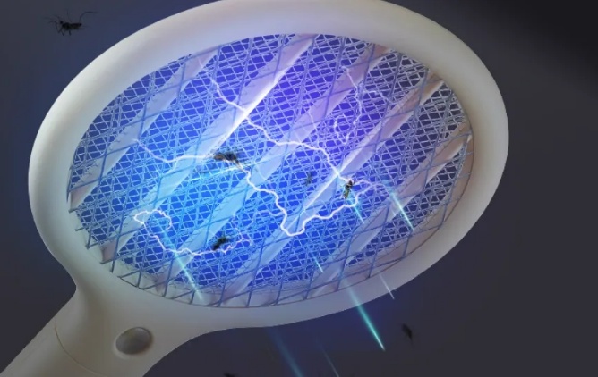 电蚊拍有几千伏，不小心碰到会触电吗？安全使用要点请牢记