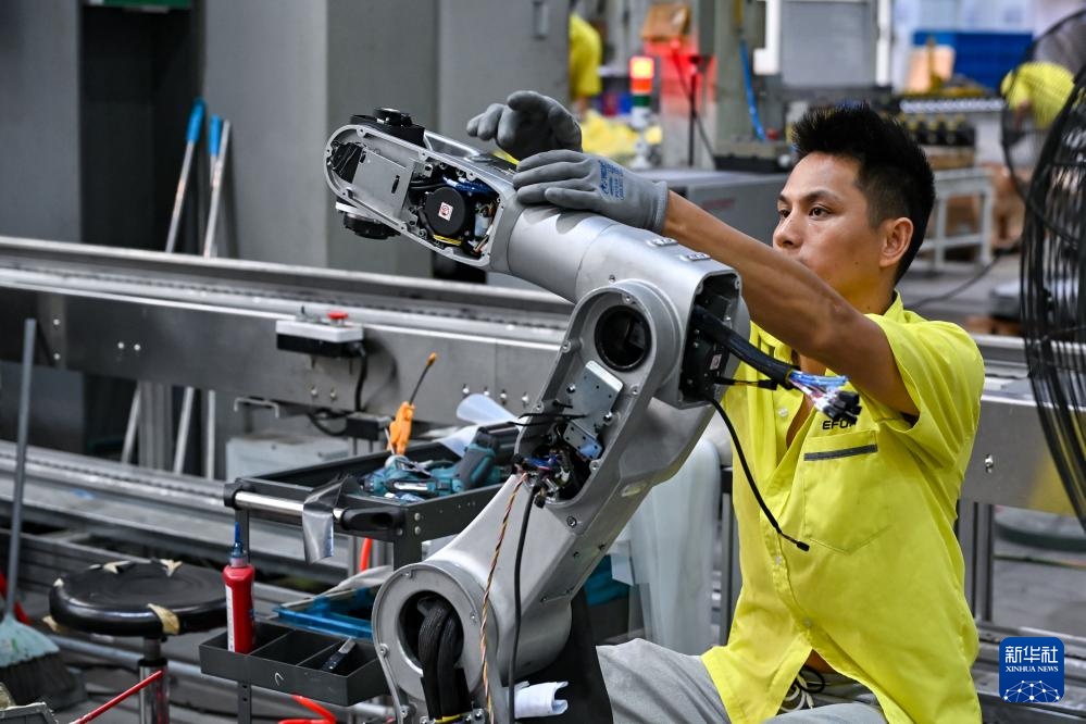 活力中国调研行丨安徽芜湖:在机器人生产企业埃夫特看“中国智造” 活力中国调研行丨安徽芜湖:在机器人生产企业埃夫特看“中国智造”