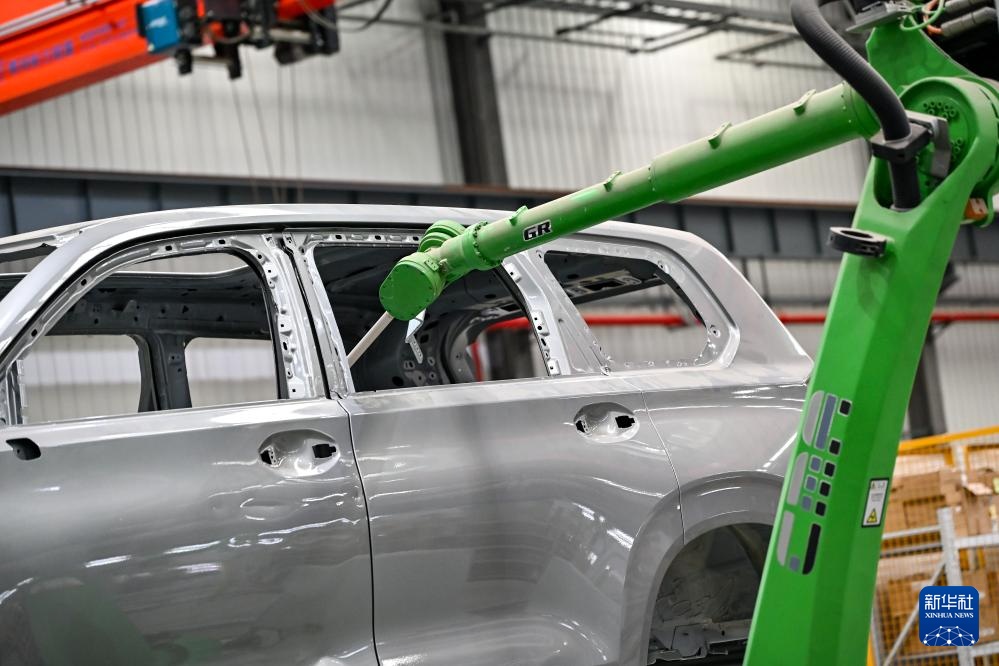 活力中国调研行丨安徽芜湖:在机器人生产企业埃夫特看“中国智造” 活力中国调研行丨安徽芜湖:在机器人生产企业埃夫特看“中国智造”