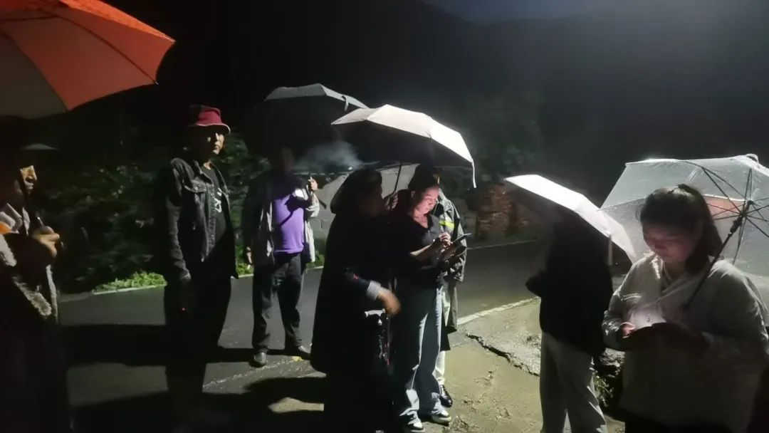 四川局地今天仍有大暴雨,涉及这几地→ 四川局地今天仍有大暴雨,涉及这几地→