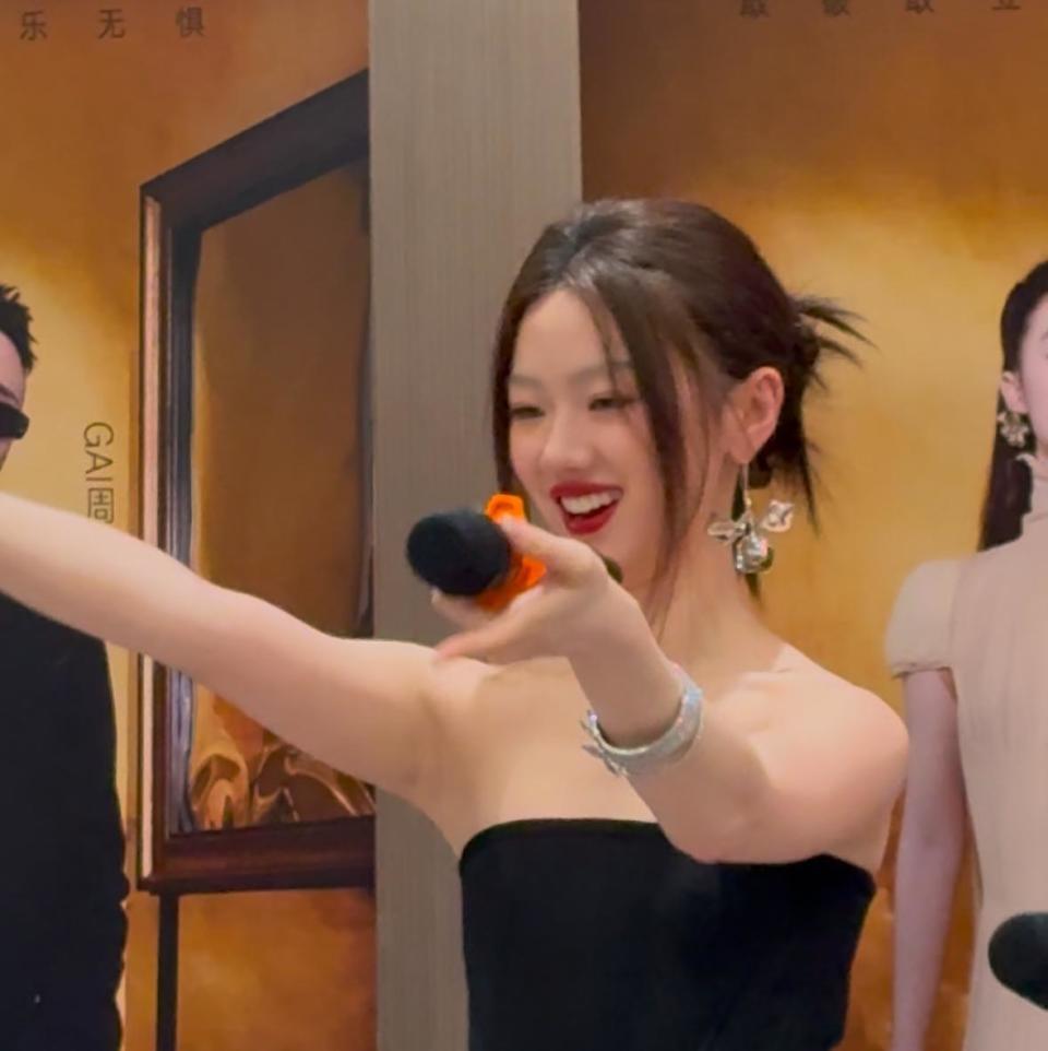 单依纯玩梗！者来女清唱！《歌手2025》的歌手们原来这样洒脱