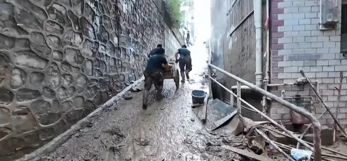 巷道里的 “中国脊梁” ,找到了! 巷道里的 “中国脊梁” ,找到了!