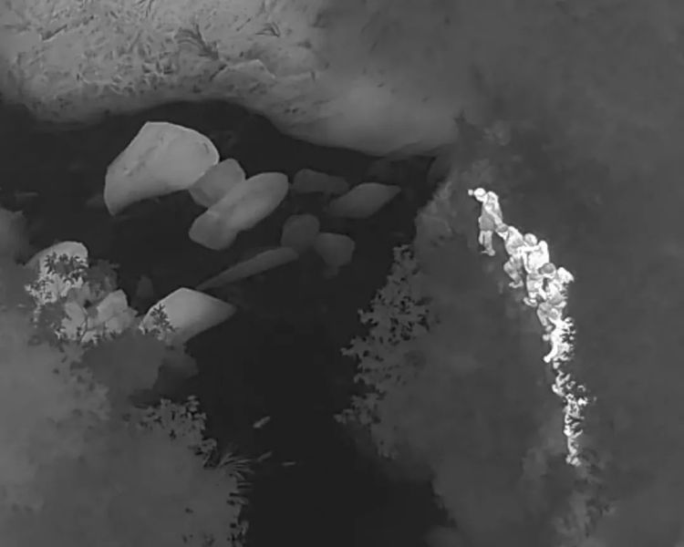 老人深山失联7小时,搜救人员利用无人机将其找到 老人深山失联7小时,搜救人员利用无人机将其找到