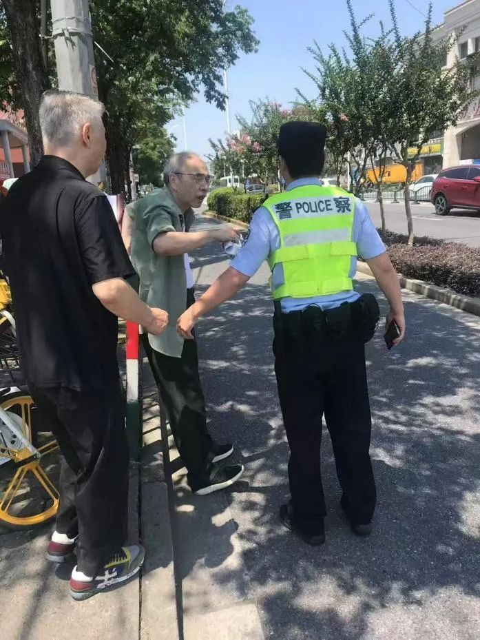 “好人要有好报，想跟他们说声谢谢！”上海六旬爷叔中暑倒地，民警、热心市民合力施救