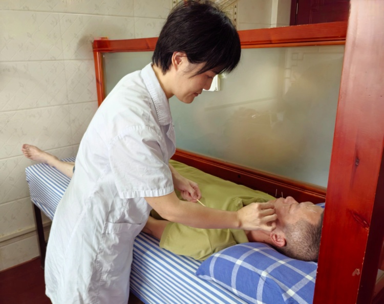 杭州男子醒来吓一跳!医院诊量翻倍,都是面瘫!睡觉尤其要注意…… 杭州男子醒来吓一跳!医院诊量翻倍,都是面瘫!睡觉尤其要注意……