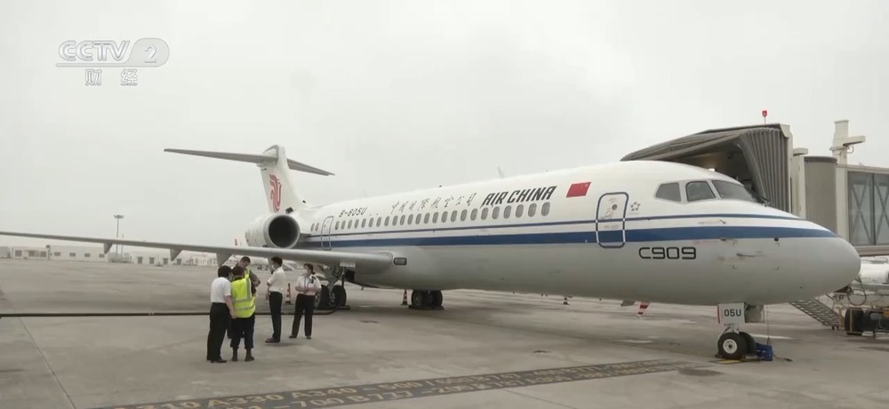 暑运首月机票预订量超2100万张 “避暑航线”受青睐