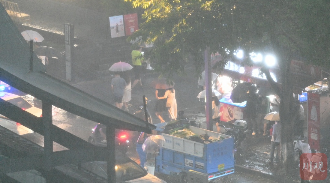 成都暴雨限时返场 成都暴雨限时返场