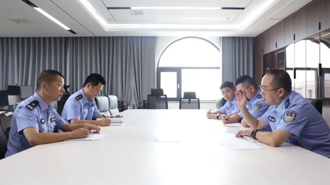 循线追踪"神秘包裹"！仙桃警方打掉一诈骗取现团伙