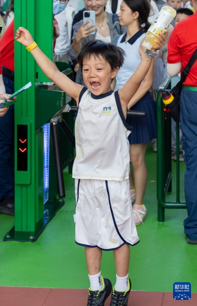 新华全媒+｜上海乐高乐园正式开园