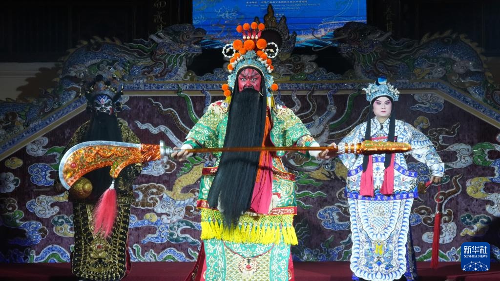 看唱念做打 听文化共鸣——“文化走亲东盟行”走进越南古都 看唱念做打 听文化共鸣——“文化走亲东盟行”走进越南古都