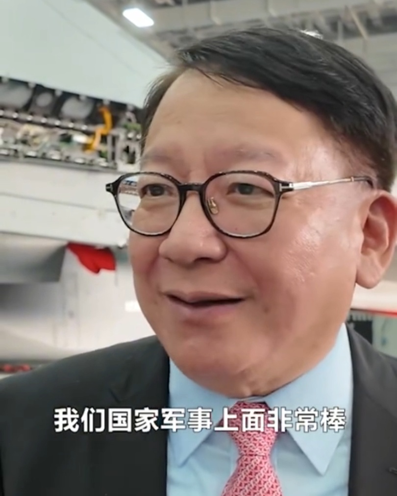 山东舰，天天见！香港“航母热”一浪接一浪