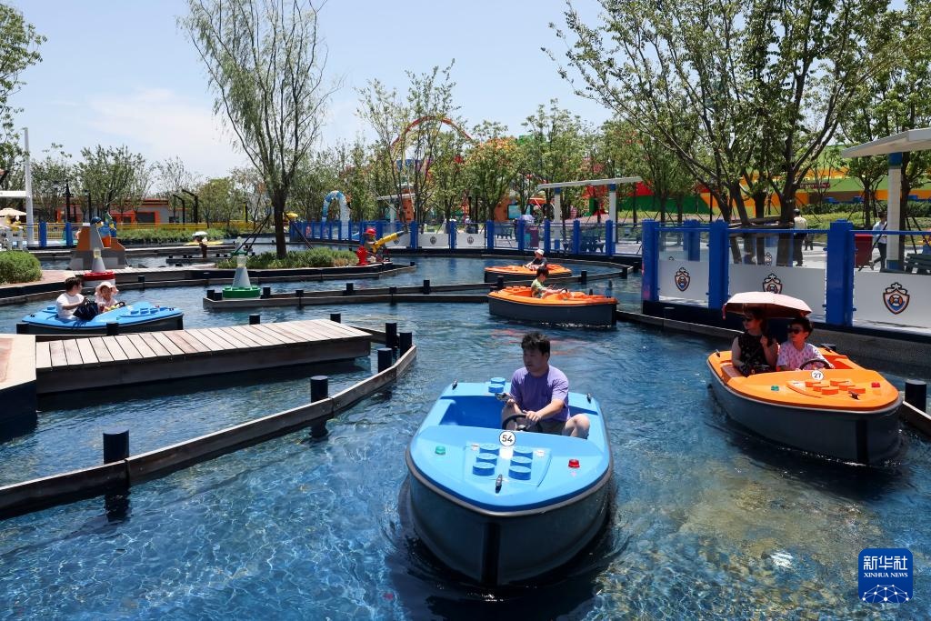 新华全媒+｜上海乐高乐园正式开园