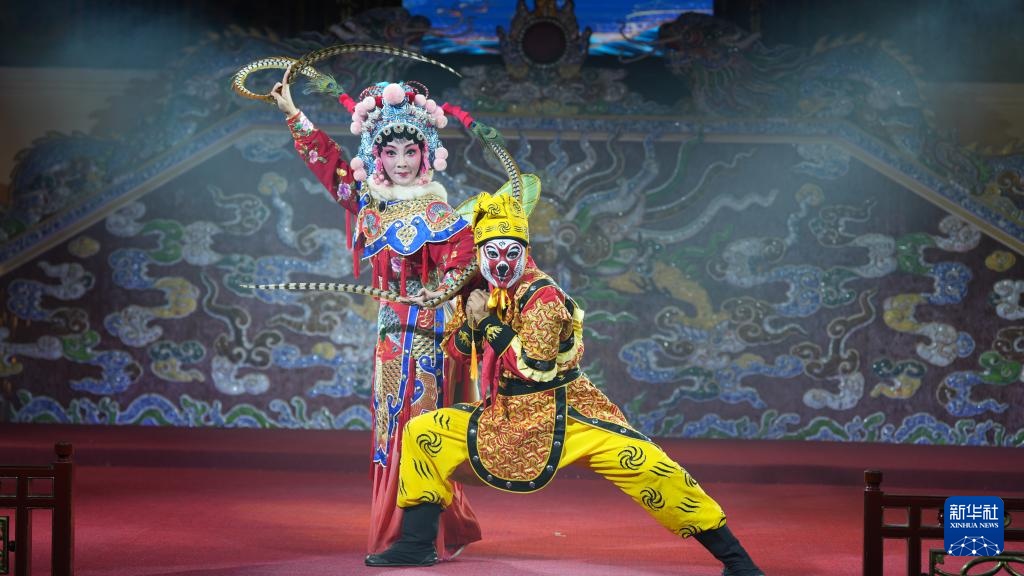 看唱念做打 听文化共鸣——“文化走亲东盟行”走进越南古都 看唱念做打 听文化共鸣——“文化走亲东盟行”走进越南古都