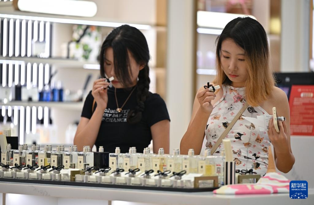 海南离岛免税购物新政实施五年 购物金额累计超1958亿元 海南离岛免税购物新政实施五年 购物金额累计超1958亿元