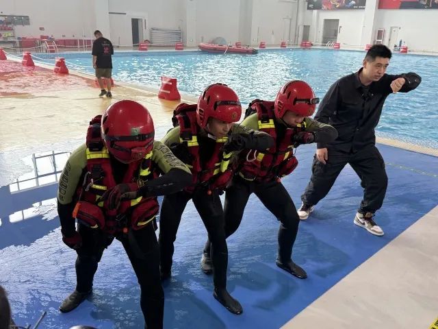 新台风“丹娜丝”逼近,或将影响台湾、福建,学会这些能保命! 新台风“丹娜丝”逼近,或将影响台湾、福建,学会这些能保命!