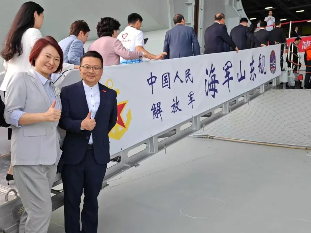 山东舰，天天见！香港“航母热”一浪接一浪