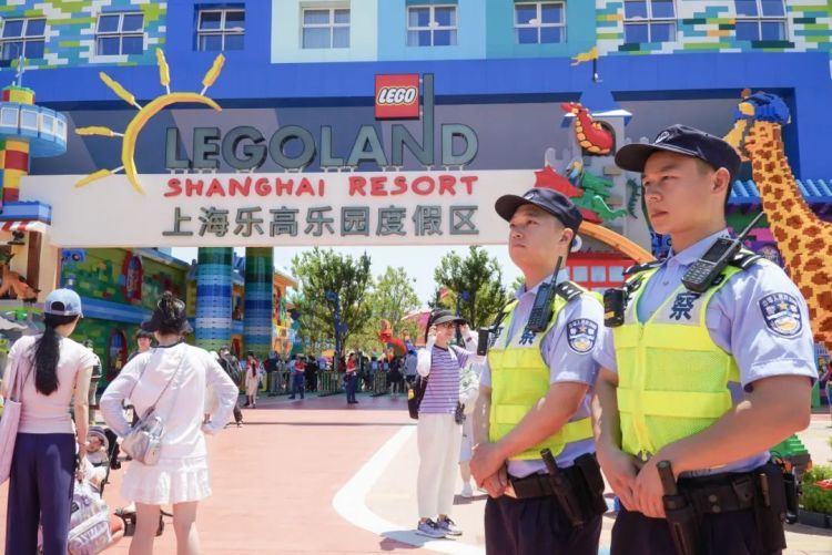 上海乐高乐园正式开园,警方侦破超2亿假积木制售案 上海乐高乐园正式开园,警方侦破超2亿假积木制售案