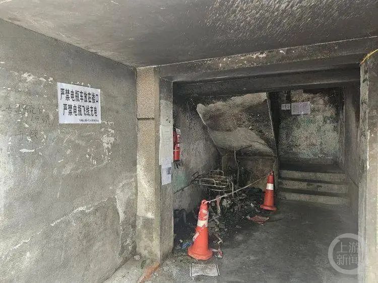 租户“飞线充电”引火灾!致邻居一家四口1死2伤 租户“飞线充电”引火灾!致邻居一家四口1死2伤