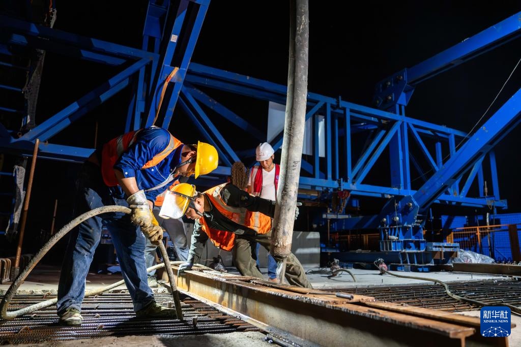 邵永高铁全线首座连续梁成功合龙