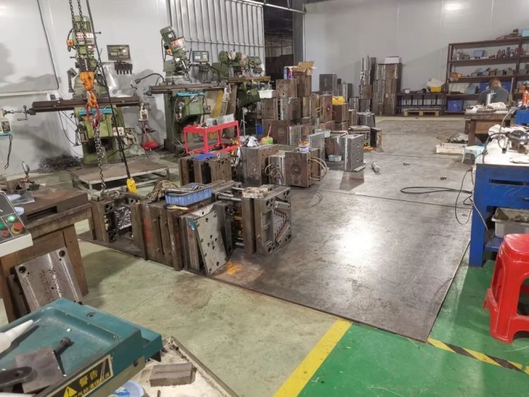 上海乐高乐园正式开园,警方侦破超2亿假积木制售案 上海乐高乐园正式开园,警方侦破超2亿假积木制售案