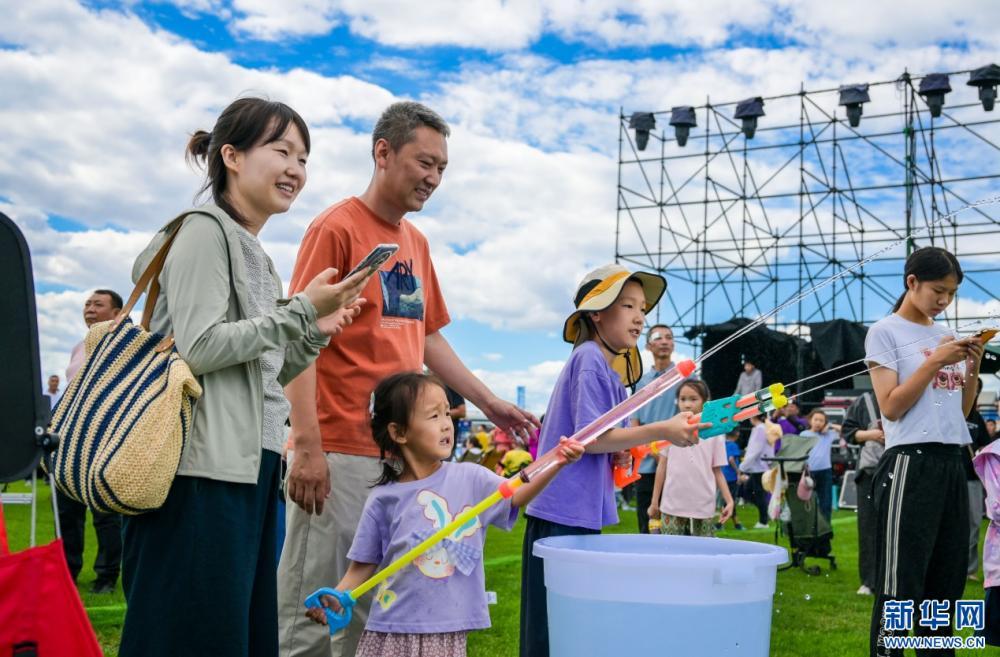 呼和浩特：城市那达慕燃动夏日激情