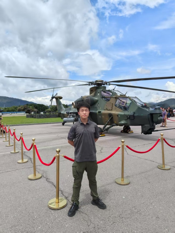 香港“挥旗哥”,找到了! 香港“挥旗哥”,找到了!