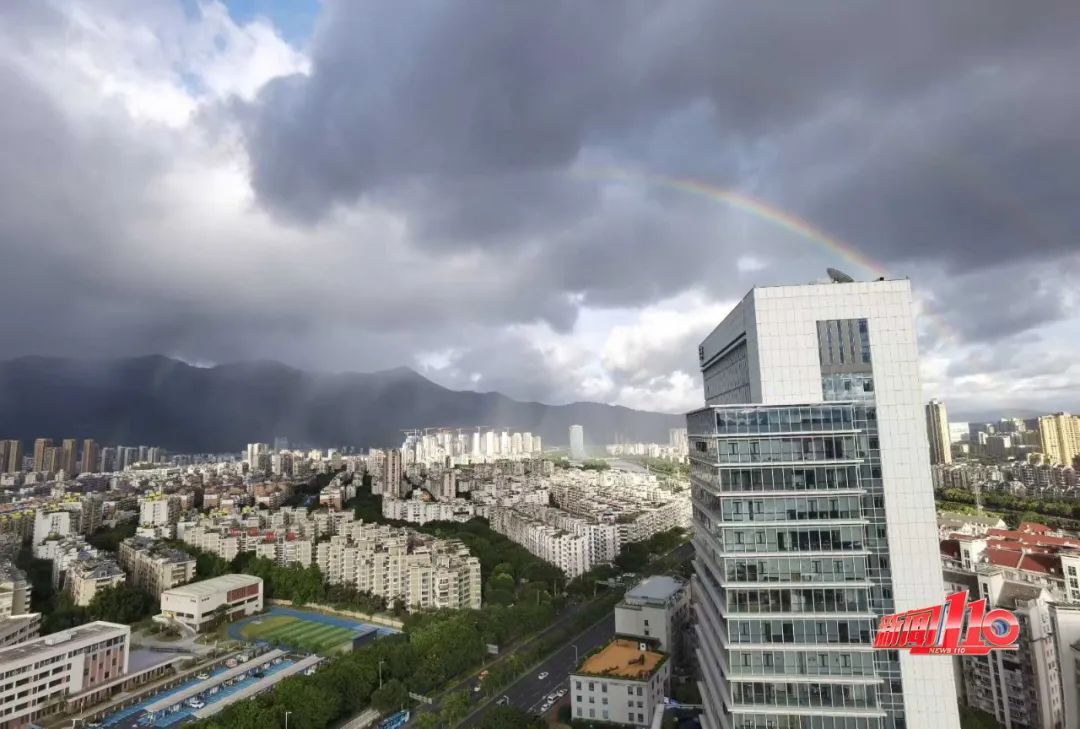台风“丹娜丝”加强为强台风级!19家景区关闭,福州火车站多趟列车将停运 台风“丹娜丝”加强为强台风级!19家景区关闭,福州火车站多趟列车将停运