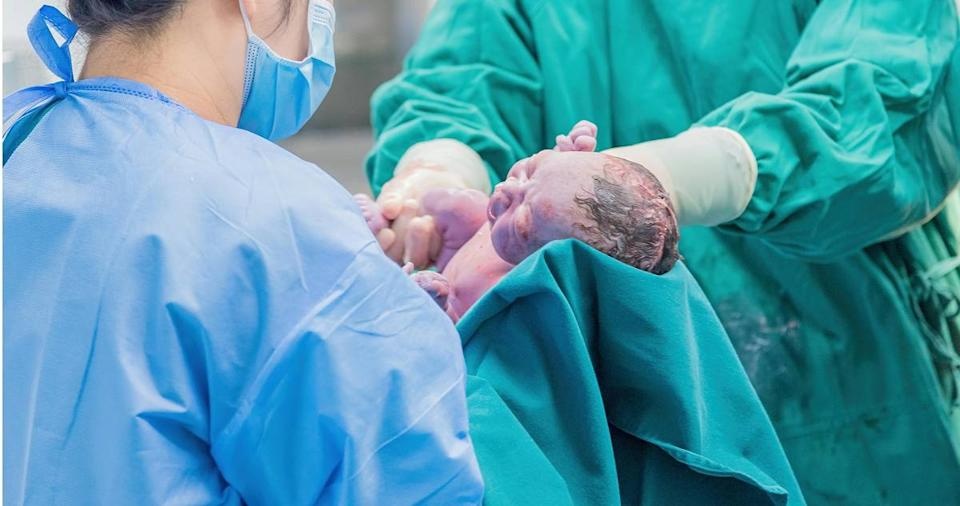 印度护士误将盐酸当成医用凝胶，产妇分娩时遭灼伤