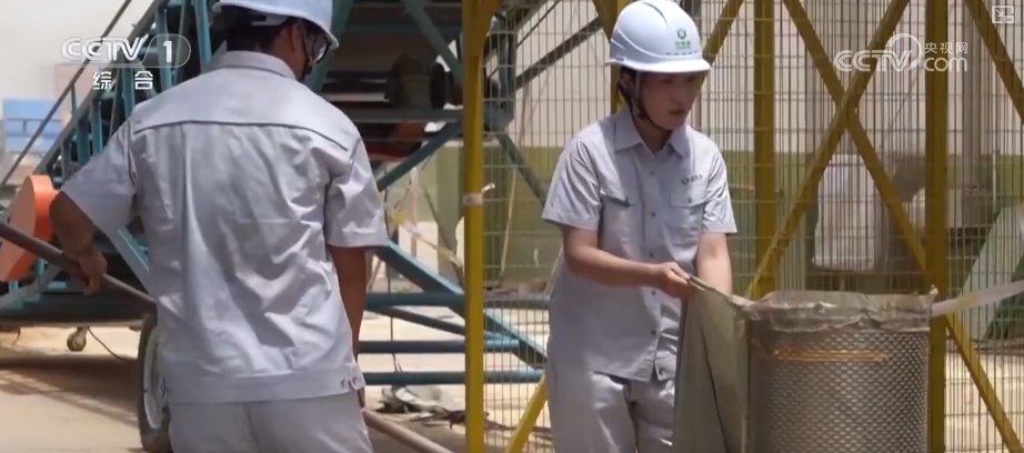 一粒小麦里的党员温度 “党员突击队”下沉收购一线保障夏粮颗粒归仓 一粒小麦里的党员温度 “党员突击队”下沉收购一线保障夏粮颗粒归仓