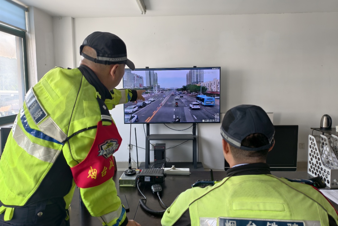 深夜“炫技”被举报,交警果断“拿下”! 深夜“炫技”被举报,交警果断“拿下”!