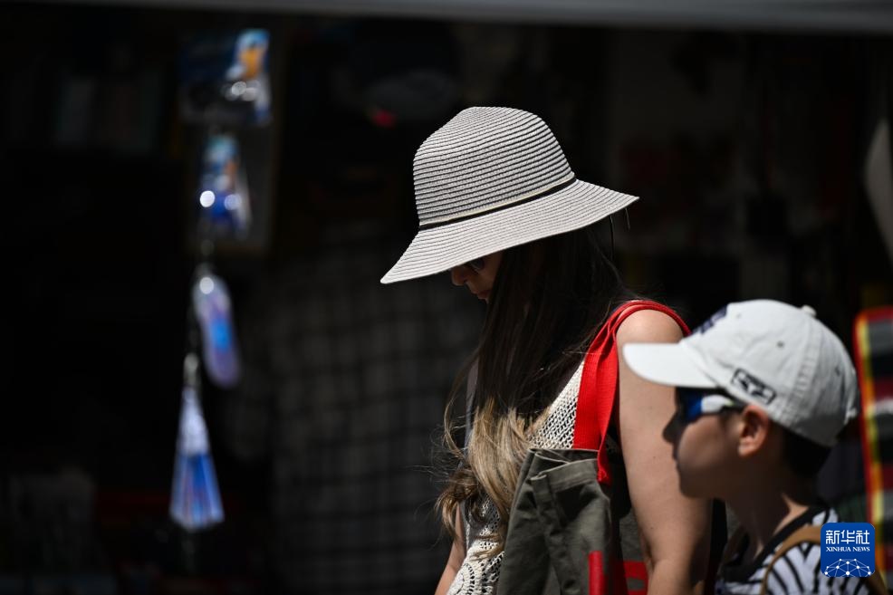 哈萨克斯坦阿拉木图迎来高温天气