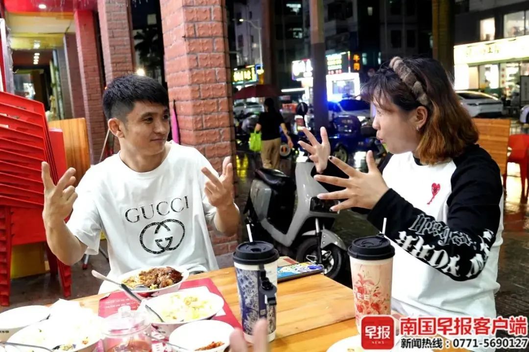 广西29岁听障女孩开网约车走红！记者前往深圳，亲历她的工作和生活→