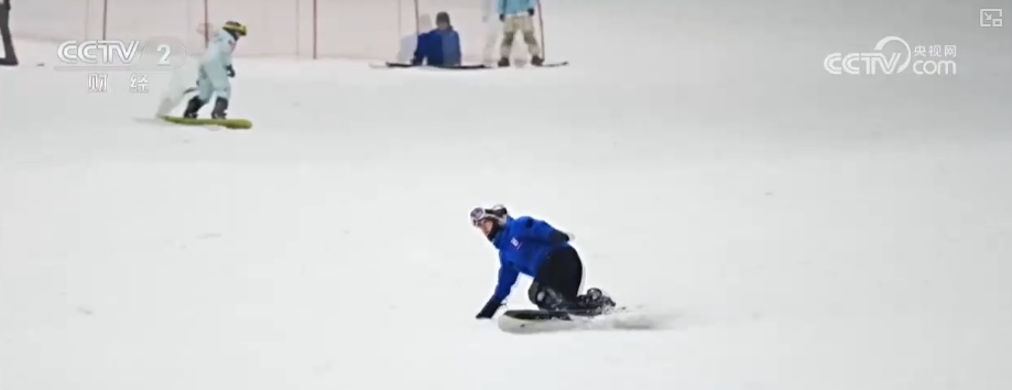 从“冬季爆款”到“四季常青” 科技点亮“反季玩冰雪”赋能夏日新消费