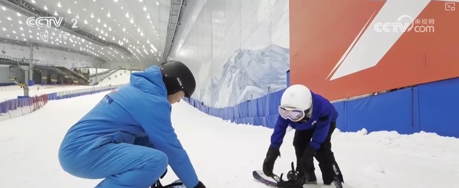 从“冬季爆款”到“四季常青” 科技点亮“反季玩冰雪”赋能夏日新消费