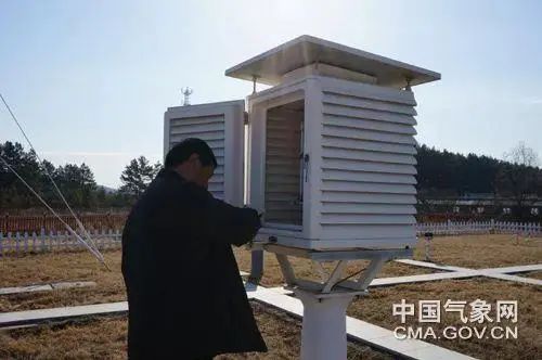 街头实测50℃,天气预报39℃……“温差”哪儿来的? 街头实测50℃,天气预报39℃……“温差”哪儿来的?