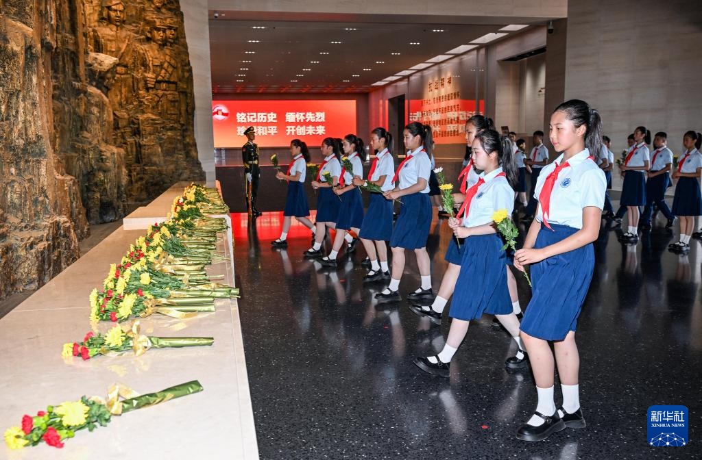 纪念全民族抗战爆发88周年仪式暨《为了民族解放与世界和平》主题展览开幕式在京举行