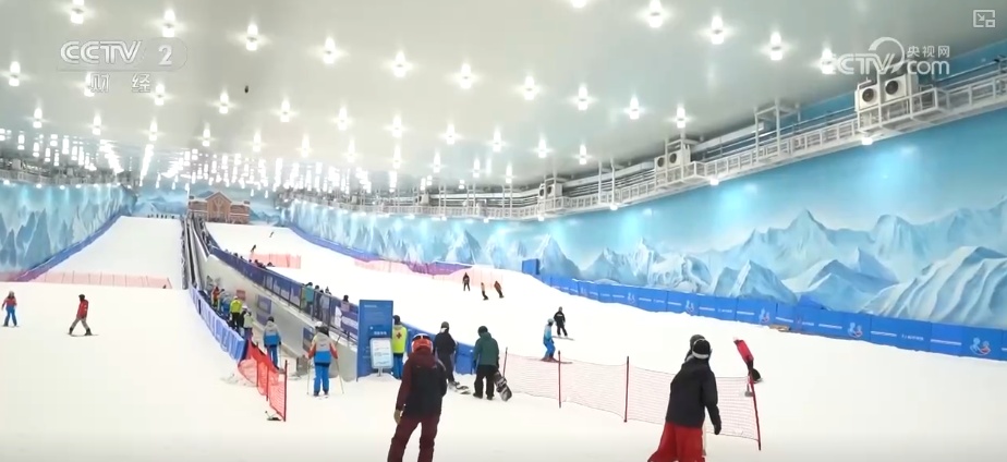 夏日消暑经济花样上新 “避暑+文化+潮流”跨界融合多业态消费火热 夏日消暑经济花样上新 “避暑+文化+潮流”跨界融合多业态消费火热