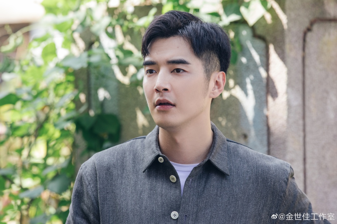 “男演员身份证掉了”上热搜,照片引热议!公安部门回应 “男演员身份证掉了”上热搜,照片引热议!公安部门回应