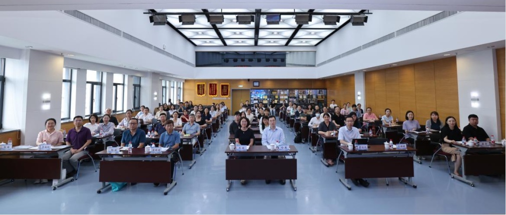 资讯动态 | 名师领航启新程,科教融合育未来 ——2025年科技教师交流活动(名师工作室)开班仪式成功举办 资讯动态 | 名师领航启新程,科教融合育未来 ——2025年科技教师交流活动(名师工作室)开班仪式成功举办