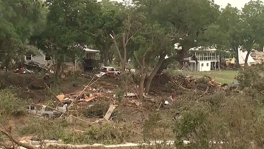 造成至少82人死亡，包括28名儿童！特朗普签署重大灾难声明