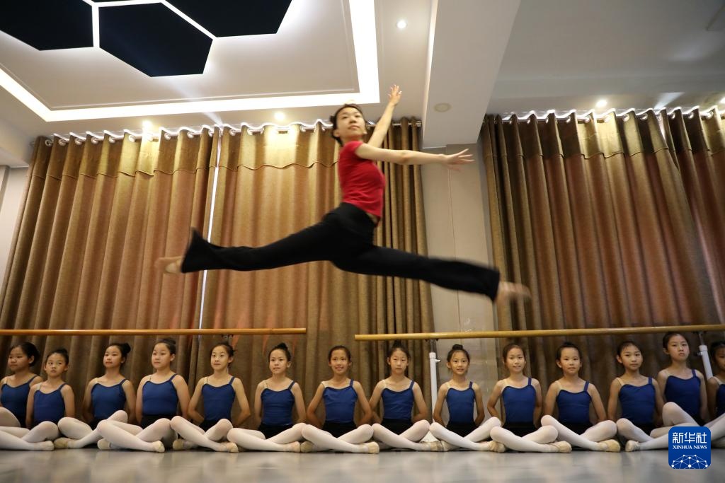 “花式”过暑假