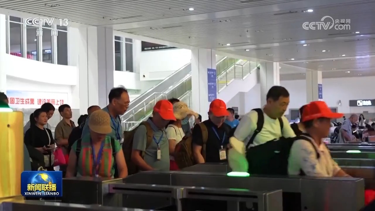 旅游列车加密开行 激活文旅消费潜能 旅游列车加密开行 激活文旅消费潜能