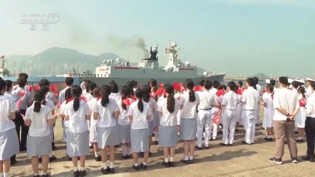 山东舰航母编队离开香港 山东舰航母编队离开香港