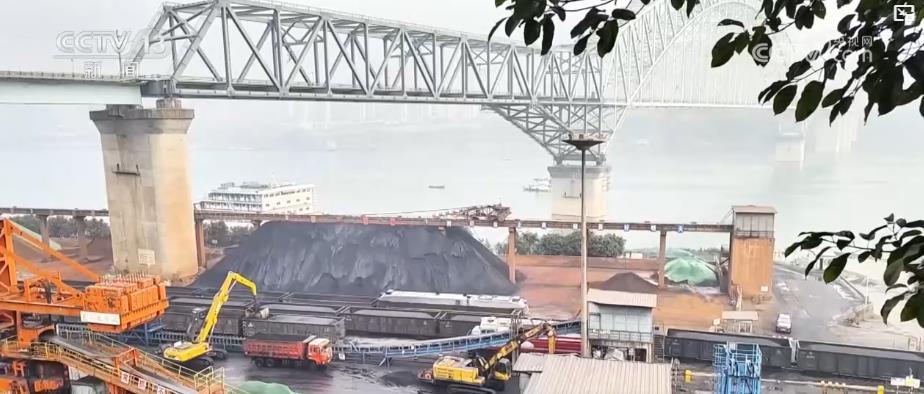 煤炭供应“量”“智”齐升：智能化开采+创新物流保障能源供应