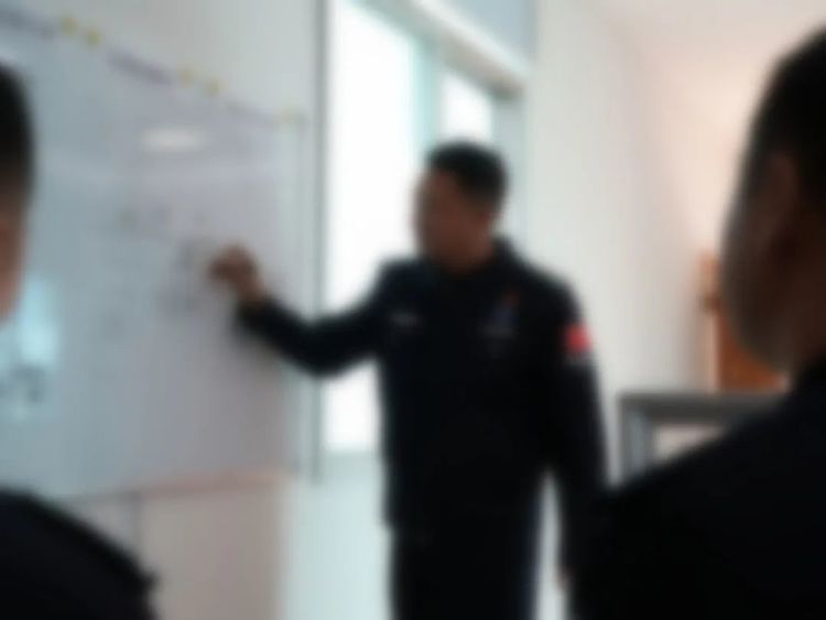 潜伏、堵截、飙车……他与毒贩们的边境生死战 潜伏、堵截、飙车……他与毒贩们的边境生死战