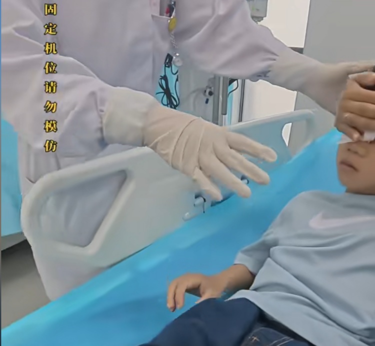 路遇男孩头部流血,他连单都不送了!网友:骑手变骑士 路遇男孩头部流血,他连单都不送了!网友:骑手变骑士