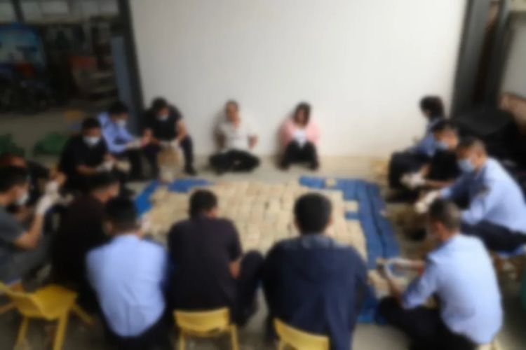 潜伏、堵截、飙车……他与毒贩们的边境生死战 潜伏、堵截、飙车……他与毒贩们的边境生死战