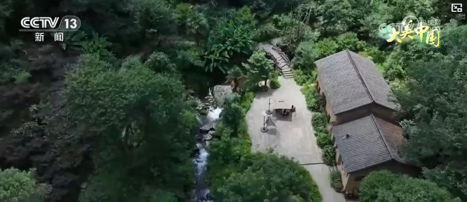 大美中国·夏日盛景丨碧水青山相辉映 绿色发展奏响生态富民新乐章 大美中国·夏日盛景丨碧水青山相辉映 绿色发展奏响生态富民新乐章
