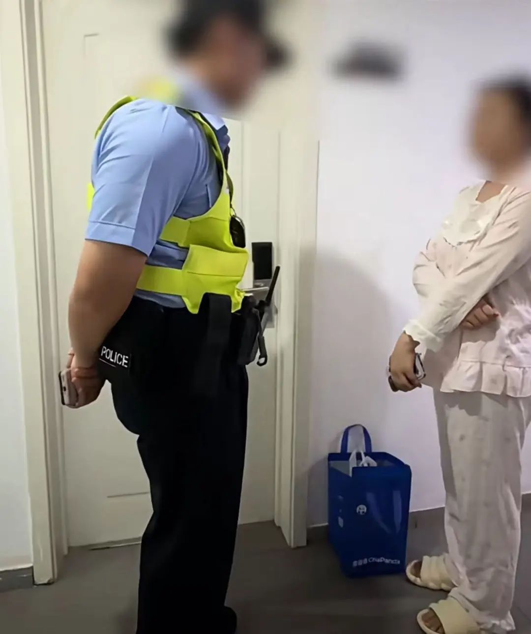 事发上海！实付2元点外卖被偷，男子气得直接报警：民警仅用14分钟便追回，处理结果→